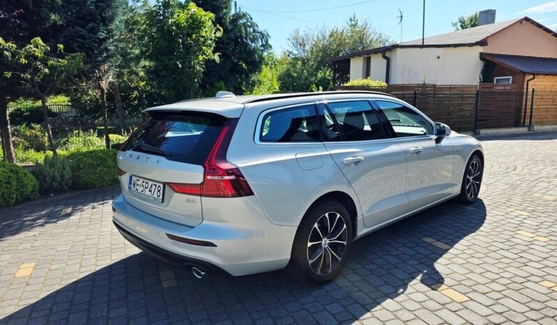 VOLVO V60  | FWD (przód) | Automatyczna | 190 KM | Szary full