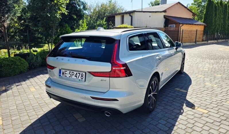 VOLVO V60  | FWD (przód) | Automatyczna | 190 KM | Szary full