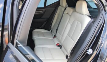 VOLVO XC 40 | FWD (przód) | Manualna | 156 KM | Czarny full