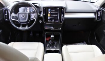 VOLVO XC 40 | FWD (przód) | Manualna | 156 KM | Czarny full