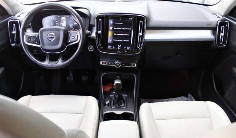 VOLVO XC 40 | FWD (przód) | Manualna | 156 KM | Czarny full