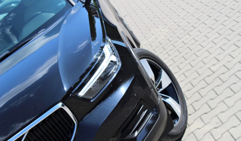 VOLVO XC 40 | FWD (przód) | Manualna | 156 KM | Czarny full