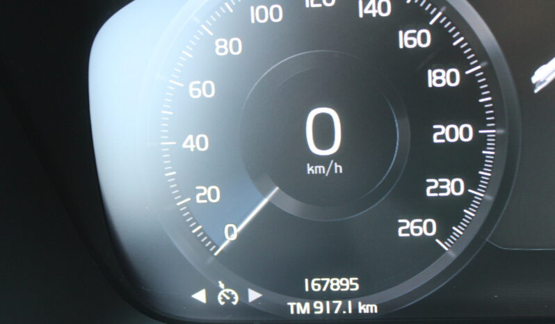 VOLVO XC 40 | FWD (przód) | Manualna | 156 KM | Czarny full