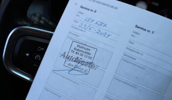 VOLVO XC 40 | FWD (przód) | Manualna | 156 KM | Czarny full