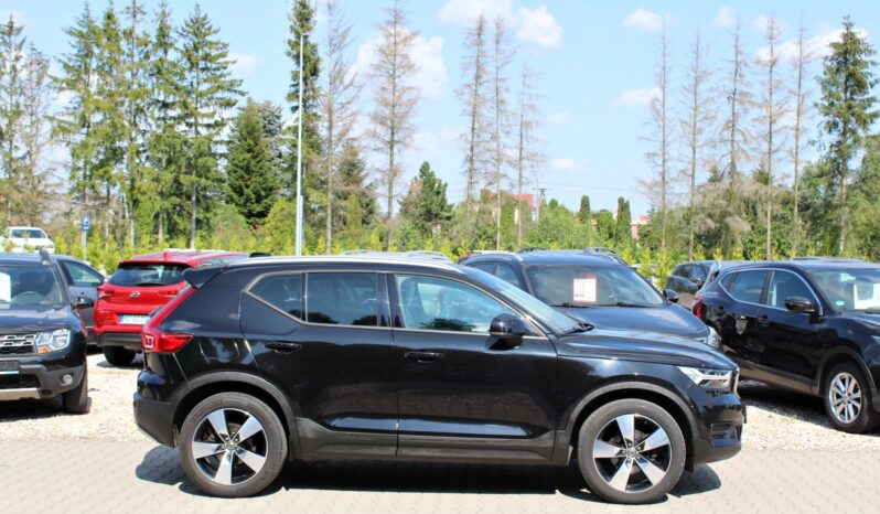 VOLVO XC 40 | FWD (przód) | Manualna | 156 KM | Czarny full