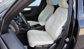 VOLVO XC 40 | FWD (przód) | Manualna | 156 KM | Czarny full