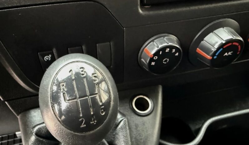 RENAULT Master | FWD (przód) | Manualna | 130 KM | Biały full