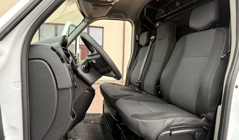 RENAULT Master | FWD (przód) | Manualna | 130 KM | Biały full