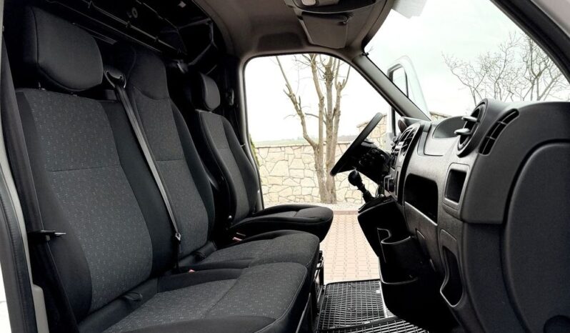 RENAULT Master | FWD (przód) | Manualna | 130 KM | Biały full