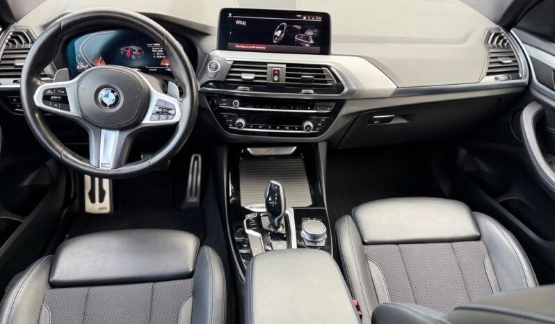 BMW X3  | 4×4 (doł. automatycznie) | Automatyczna | 150 KM | Granatowy full