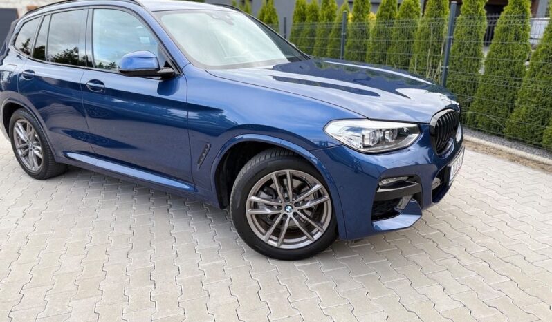 BMW X3  | 4×4 (doł. automatycznie) | Automatyczna | 150 KM | Granatowy full