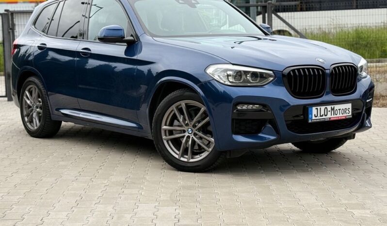 BMW X3  | 4×4 (doł. automatycznie) | Automatyczna | 150 KM | Granatowy full