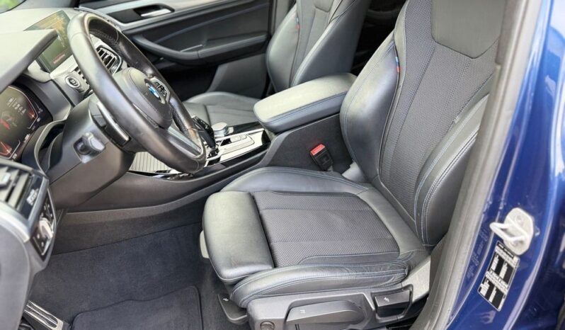 BMW X3  | 4×4 (doł. automatycznie) | Automatyczna | 150 KM | Granatowy full