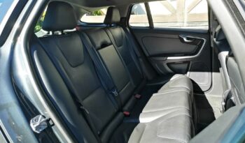 VOLVO V60  | 4×4 (doł. automatycznie) | Automatyczna | 220 KM | Szary full