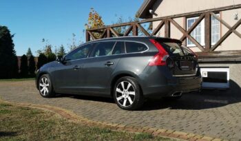 VOLVO V60  | 4×4 (doł. automatycznie) | Automatyczna | 220 KM | Szary full