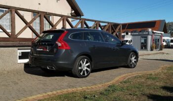 VOLVO V60  | 4×4 (doł. automatycznie) | Automatyczna | 220 KM | Szary full