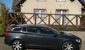 VOLVO V60  | 4×4 (doł. automatycznie) | Automatyczna | 220 KM | Szary full