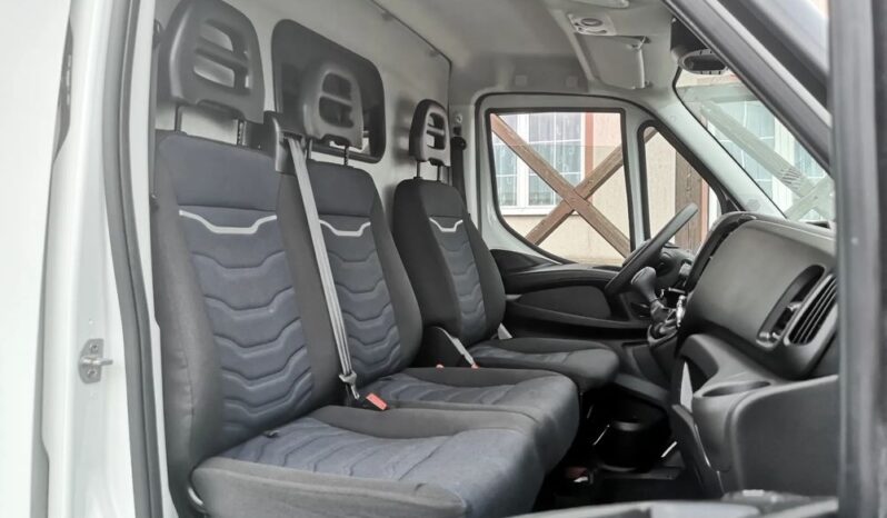 IVECO Daily | RWD (tył) | Automatyczna | 156 KM | Biały full