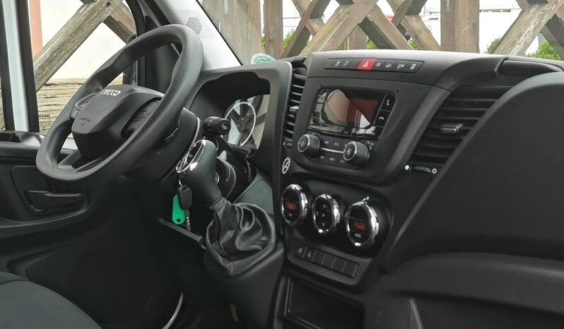 IVECO Daily | RWD (tył) | Automatyczna | 156 KM | Biały full