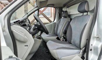 RENAULT Trafic  | FWD (przód) | Manualna | 90 KM | Srebrny full