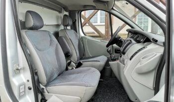 RENAULT Trafic  | FWD (przód) | Manualna | 90 KM | Srebrny full
