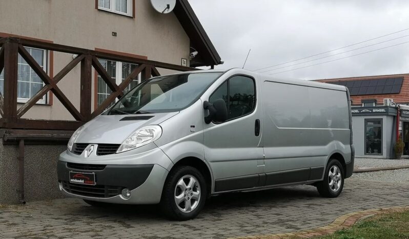 RENAULT Trafic  | FWD (przód) | Manualna | 90 KM | Srebrny full