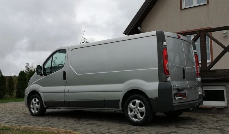 RENAULT Trafic  | FWD (przód) | Manualna | 90 KM | Srebrny full
