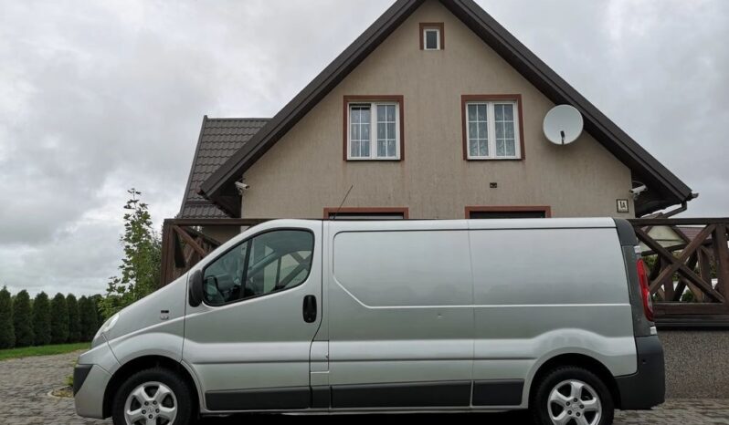 RENAULT Trafic  | FWD (przód) | Manualna | 90 KM | Srebrny full