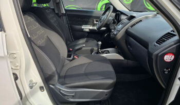 KIA Soul  | FWD (przód) | Manualna | 140 KM | Biały full