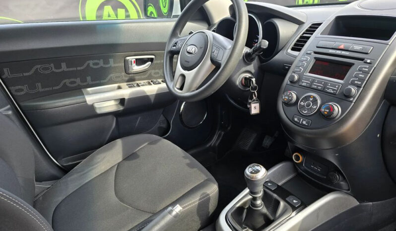 KIA Soul  | FWD (przód) | Manualna | 140 KM | Biały full