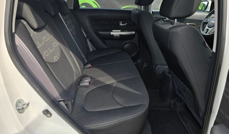 KIA Soul  | FWD (przód) | Manualna | 140 KM | Biały full