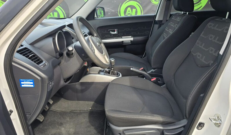 KIA Soul  | FWD (przód) | Manualna | 140 KM | Biały full