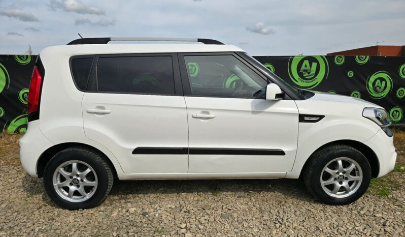 KIA Soul  | FWD (przód) | Manualna | 140 KM | Biały full