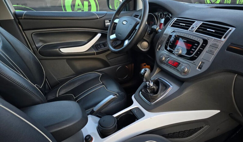 FORD Kuga  | 4×4 (doł. automatycznie) | Manualna | 163 KM | Biały full
