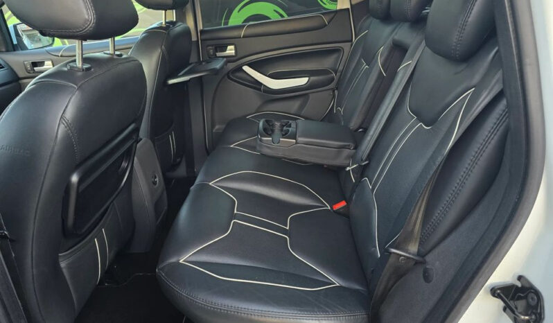 FORD Kuga  | 4×4 (doł. automatycznie) | Manualna | 163 KM | Biały full