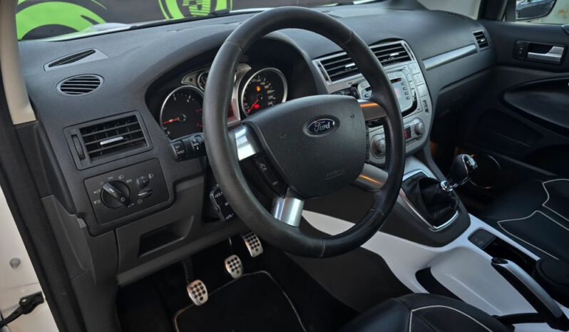 FORD Kuga  | 4×4 (doł. automatycznie) | Manualna | 163 KM | Biały full