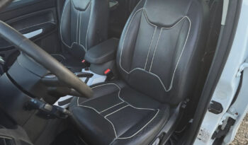 FORD Kuga  | 4×4 (doł. automatycznie) | Manualna | 163 KM | Biały full