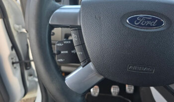 FORD Kuga  | 4×4 (doł. automatycznie) | Manualna | 163 KM | Biały full