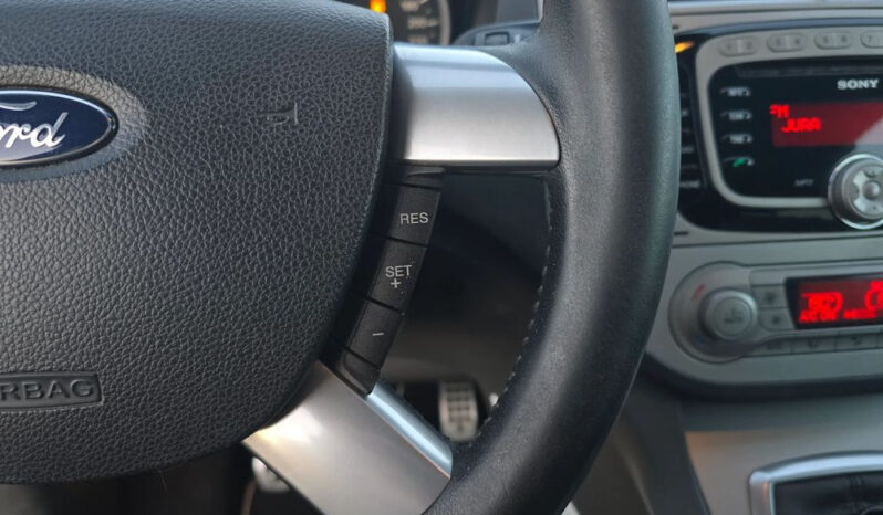 FORD Kuga  | 4×4 (doł. automatycznie) | Manualna | 163 KM | Biały full