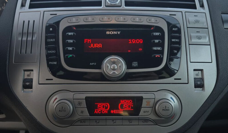 FORD Kuga  | 4×4 (doł. automatycznie) | Manualna | 163 KM | Biały full
