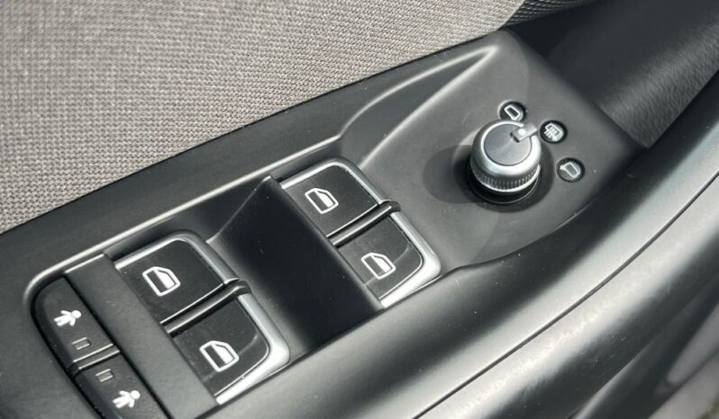 AUDI   Q3     150 KM    Automatyczna    4×4 (doł. automatycznie)    Czarny full
