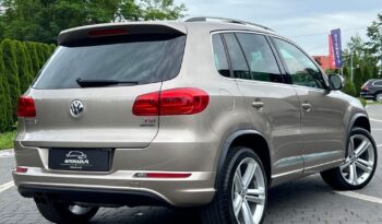 VOLKSWAGEN   Tiguan     160 KM    Manualna    4×4 (doł. automatycznie)    Złoty full