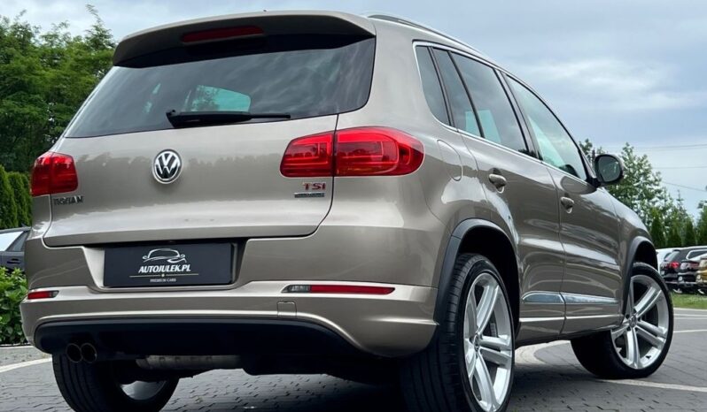 VOLKSWAGEN   Tiguan     160 KM    Manualna    4×4 (doł. automatycznie)    Złoty full