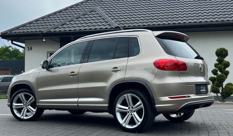 VOLKSWAGEN   Tiguan     160 KM    Manualna    4×4 (doł. automatycznie)    Złoty full