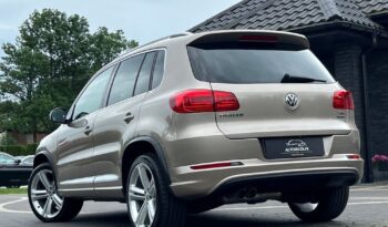 VOLKSWAGEN   Tiguan     160 KM    Manualna    4×4 (doł. automatycznie)    Złoty full