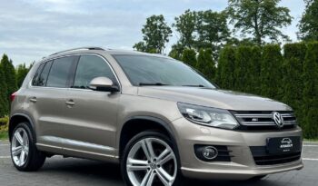 VOLKSWAGEN   Tiguan     160 KM    Manualna    4×4 (doł. automatycznie)    Złoty full