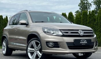 VOLKSWAGEN   Tiguan     160 KM    Manualna    4×4 (doł. automatycznie)    Złoty full