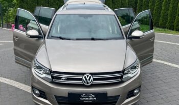 VOLKSWAGEN   Tiguan     160 KM    Manualna    4×4 (doł. automatycznie)    Złoty full