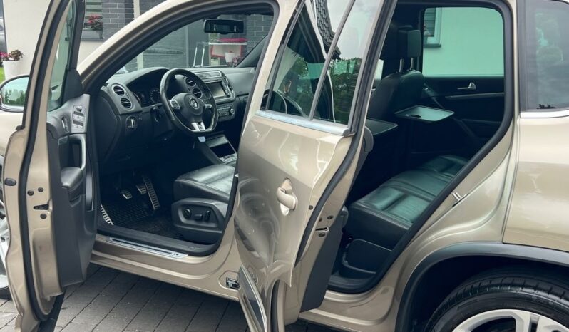VOLKSWAGEN   Tiguan     160 KM    Manualna    4×4 (doł. automatycznie)    Złoty full