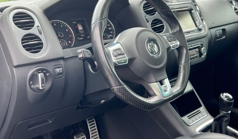 VOLKSWAGEN   Tiguan     160 KM    Manualna    4×4 (doł. automatycznie)    Złoty full